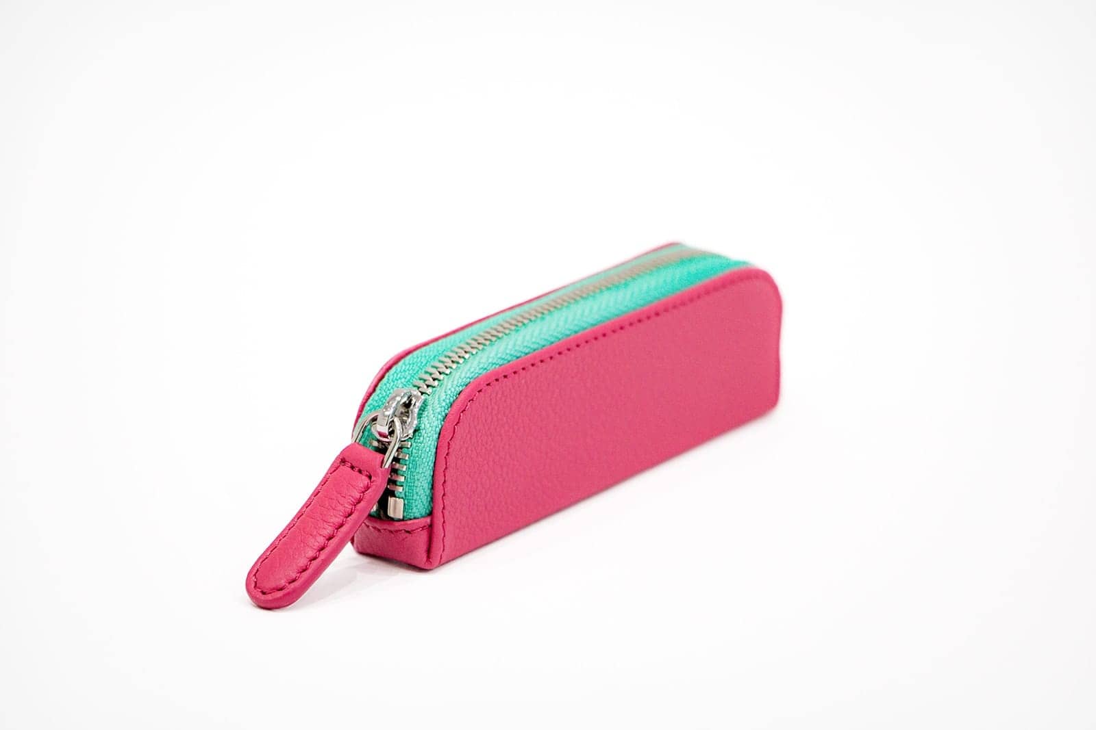 ピンクのコインケースの写真